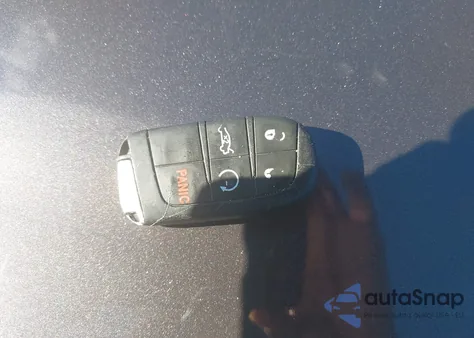 2015 Chrysler 300 300S z USA, uszkodzony, nr VIN 2C3CCABG1FH842116